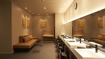 Cross Life Hakata Tenjin