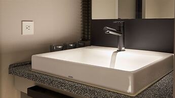 Cross Life Hakata Tenjin