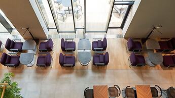 Cross Life Hakata Tenjin