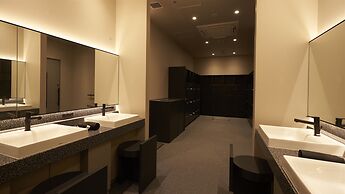 Cross Life Hakata Tenjin