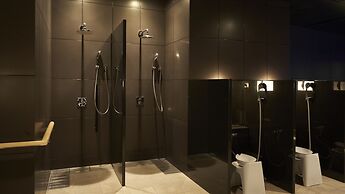 Cross Life Hakata Tenjin