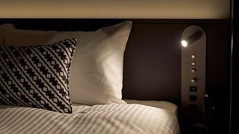 Cross Life Hakata Tenjin