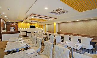 Hotel Taj Venture By Park Tree