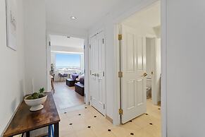 Beachfront Double Queen Hotel CozySuite