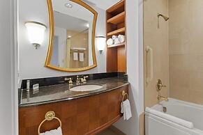 Beachfront Double Queen Hotel CozySuite