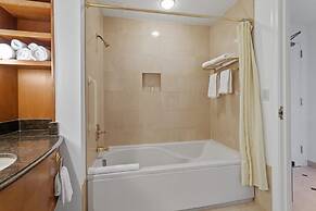 Beachfront Double Queen Hotel CozySuite