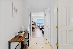 Beachfront Double Queen Hotel CozySuite