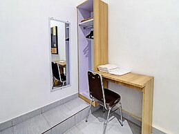 OYO 91203 Naufal Residence Syariah