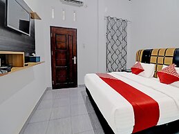 OYO 91203 Naufal Residence Syariah