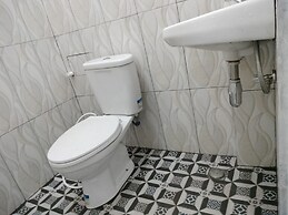 OYO 91203 Naufal Residence Syariah