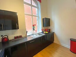Vibrant Loft Apartment in Grade II Listed Building