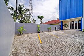 Super OYO Collection O Andono Hotel