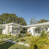 Adeluna Luxury Ocean View Villas