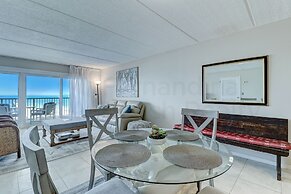 445 Amelia By The Sea 3 Bedroom Condo by RedAwning