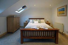 Beautiful 2-bed Apartment in Inverkip Great Garden