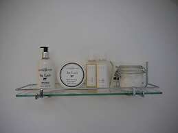 Beautiful 2-bed Apartment in Inverkip Great Garden