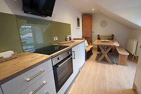 Beautiful 2-bed Apartment in Inverkip Great Garden