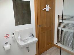 Beautiful 2-bed Apartment in Inverkip Great Garden