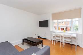Peaceful 2 Bedroom Apartment in Central London