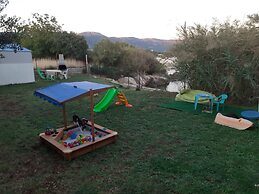 Cozy Small House on the Beach for pet Lovers