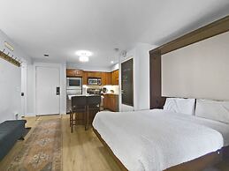 Sweet Ski-in Ski-out Snowflower Studio Condo by RedAwning