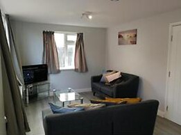 Bluewater House - Immaculate 4-bed in Greenhithe