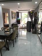 Modern 3 Bed Apartment in Ho Chí Minh City