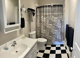 Stratford Suites - 32 Ontario St.