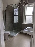 Stratford Suites - 66 Daly Ave