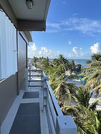Caye Caulker Beach Hotel