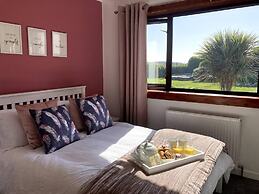 Immaculate 5 Bedroom House Outside Stornoway