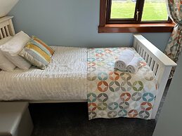 Immaculate 5 Bedroom House Outside Stornoway