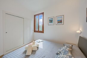 The Stylish Flat 900m from Cerro Beach