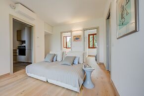 The Stylish Flat 900m from Cerro Beach