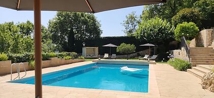 Loup Castel Boutique Hotel B&B