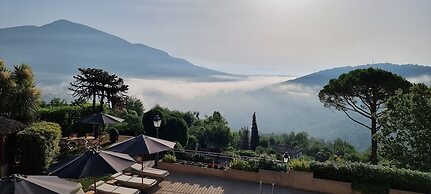 Loup Castel Boutique Hotel B&B