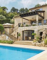 Loup Castel Boutique Hotel B&B