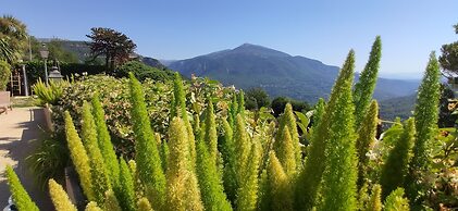 Loup Castel Boutique Hotel B&B