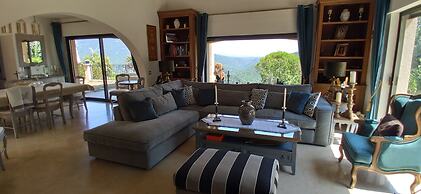 Loup Castel Boutique Hotel B&B