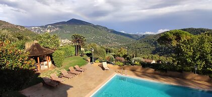 Loup Castel Boutique Hotel B&B