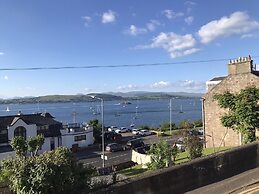 Beautiful 3-bed Apartment in Gourock
