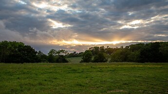 Beautiful 1 bed Glamping pod in Battle