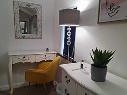 Immaculate 3-bed House in Middleton