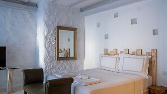 Yaso's By The Sea