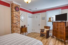 Orange Street Apartment