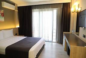 Grand Faik Hotel Çeşme