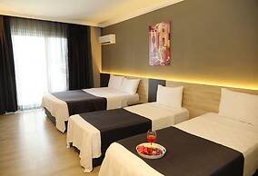 Grand Faik Hotel Çeşme