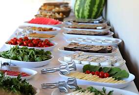 Grand Faik Hotel Çeşme