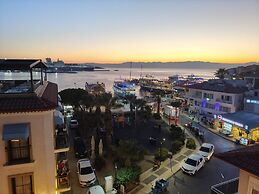 Grand Faik Hotel Çeşme