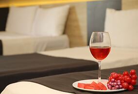 Grand Faik Hotel Çeşme